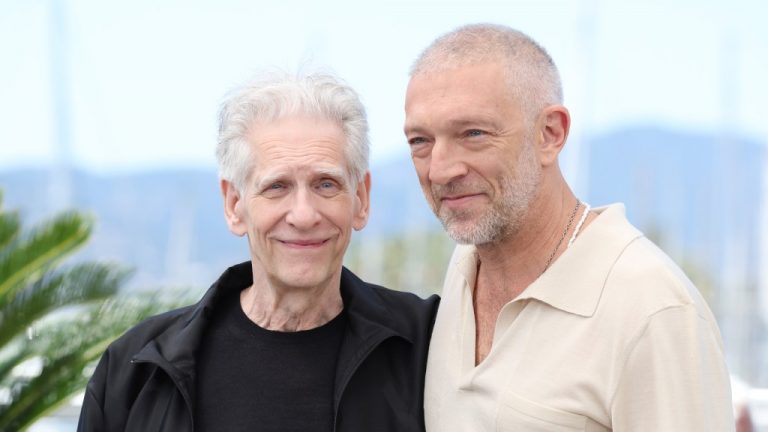 Netflix a rejeté « The Shrouds » de David Cronenberg en tant que série, le réalisateur déclare : « Je sentais que je ne pouvais pas laisser ça mourir »