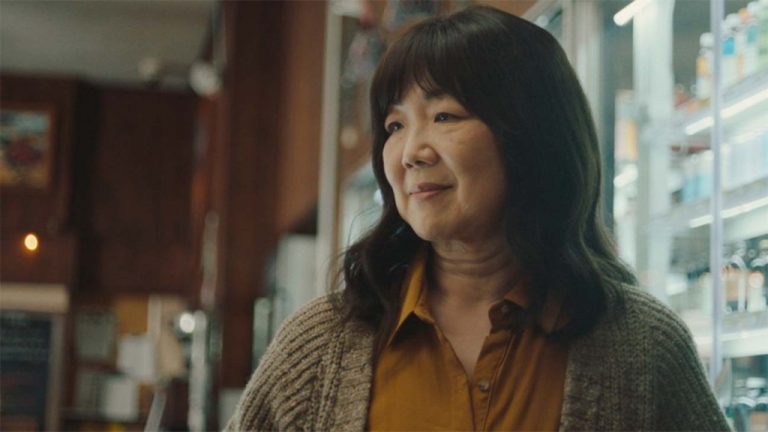 Critique de « Tout ce que nous aimons » : Margaret Cho dans une comédie dramatique sur la crise de la quarantaine qui fera pleurer les amoureux des animaux