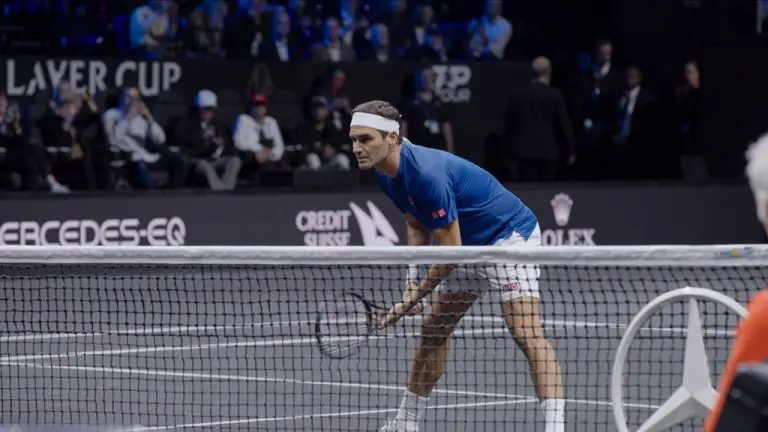 « Federer : Twelve Final Days » Review : Roger Federer fait ses adieux au tennis dans un document Amazon sincère mais ennuyeux