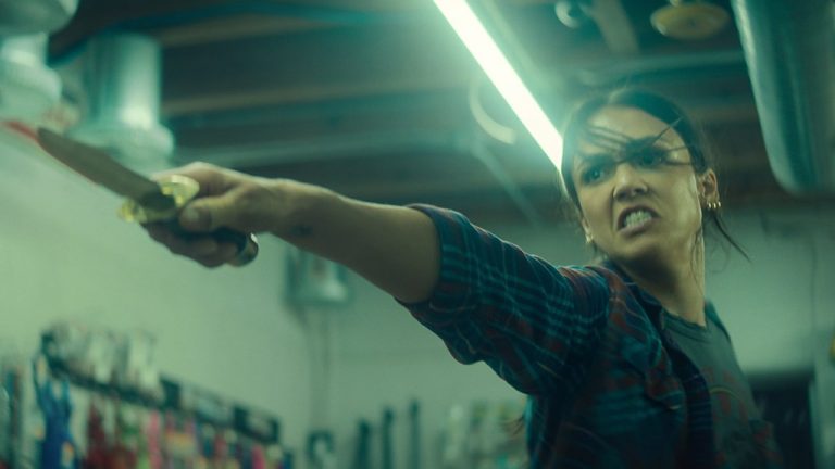 Revue « Trigger Warning » : Jessica Alba a les mouvements mais le thriller d’action Netflix est strictement routinier